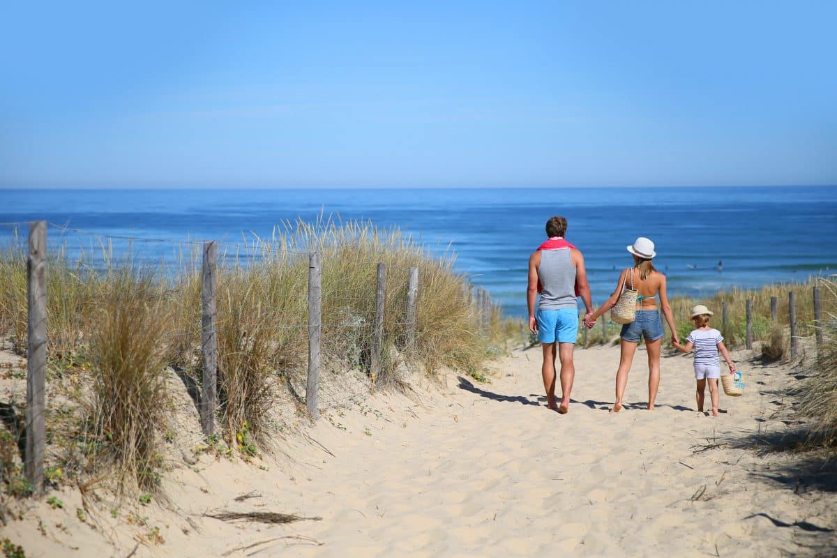 famille a la plage a seignosse